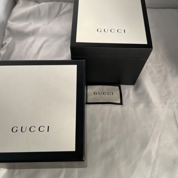 Gucci watch - Picture 4 of 7